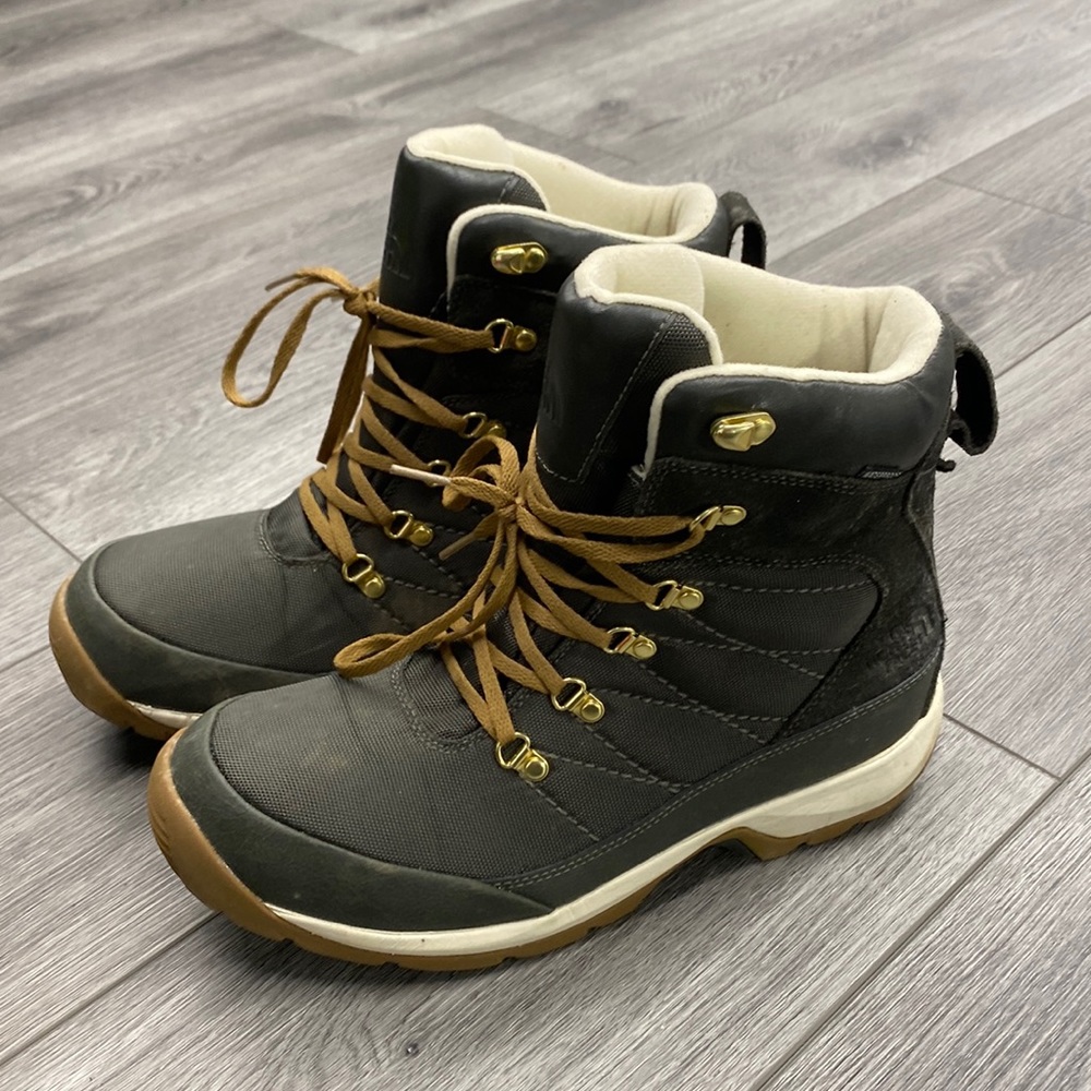 Women’s North Face Winter Boots. Say size 11 but fit more like a 10